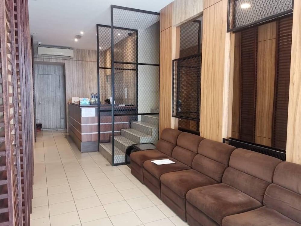 Hotel Holiday Kota Kinabalu Eksteriør billede