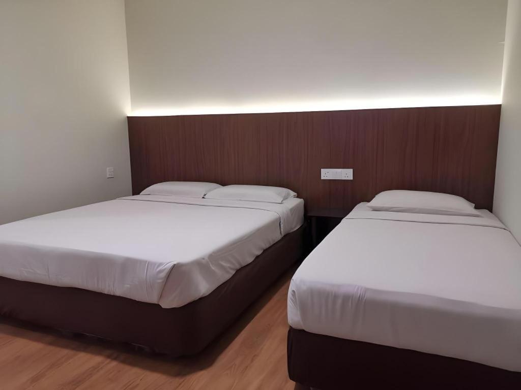Hotel Holiday Kota Kinabalu Eksteriør billede