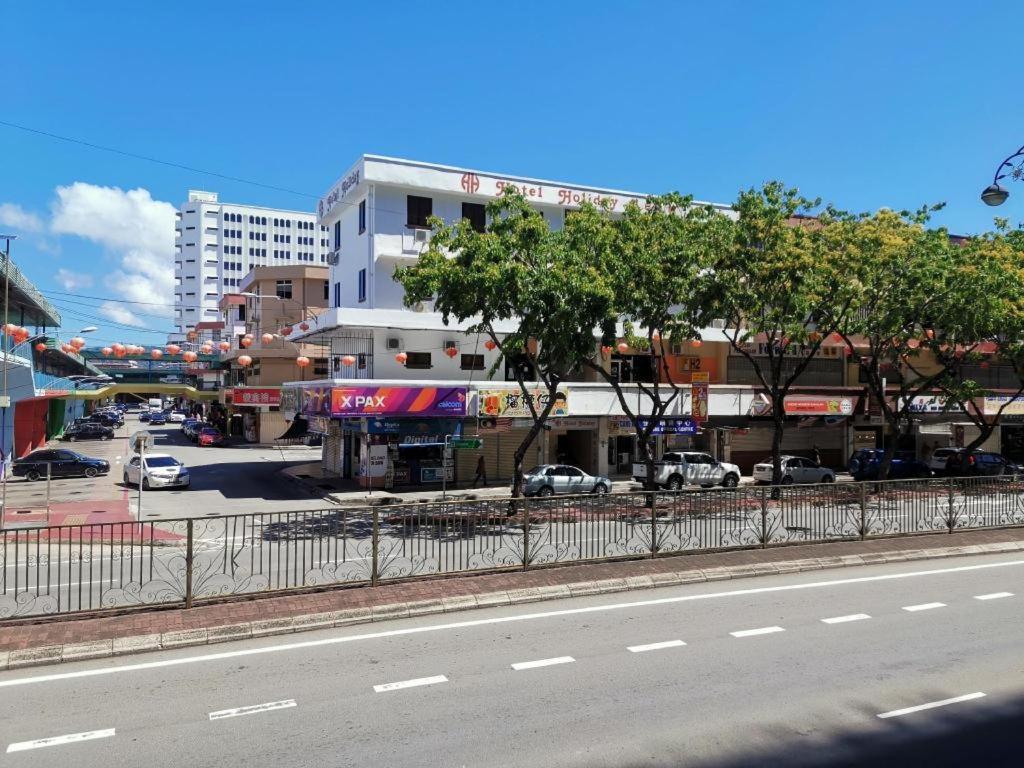Hotel Holiday Kota Kinabalu Eksteriør billede